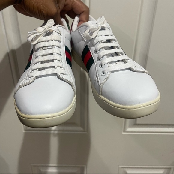 Gucci White Leather Sneakers with Green & Red Stripe and Gold Tiger Patch Sz 7.5 - Picture 2 of 16